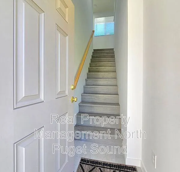 1421 Pine St #B — Photo 15