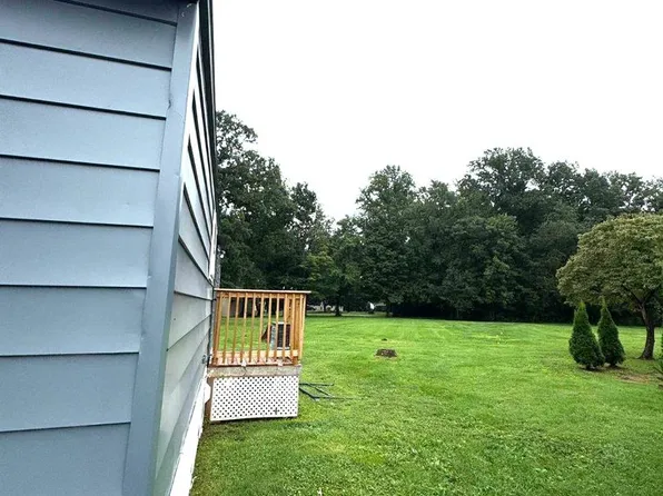 8 Oak Dr, Atglen, PA 19310