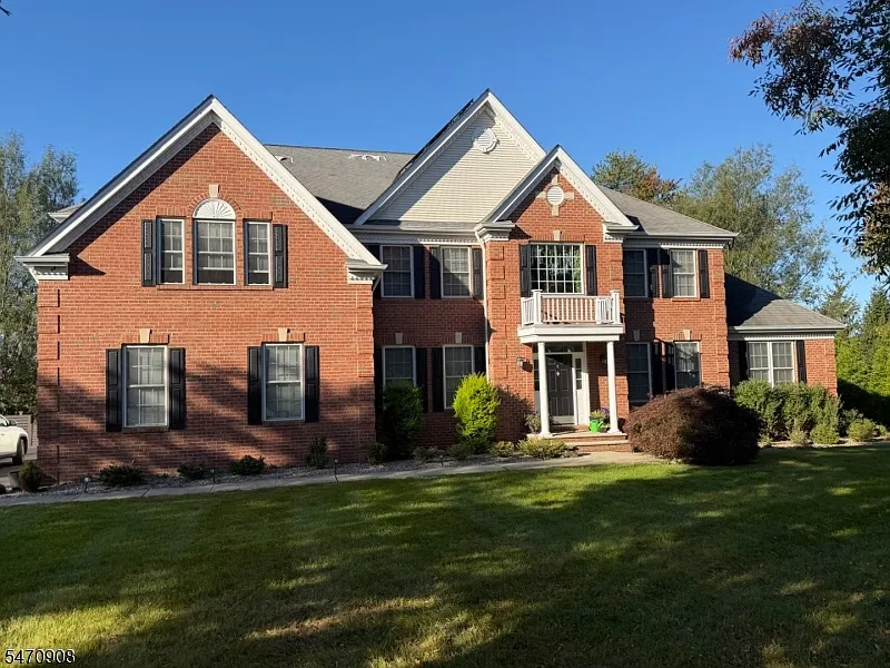 2 bed, 1.0 bath, $3,300 — Photo 1