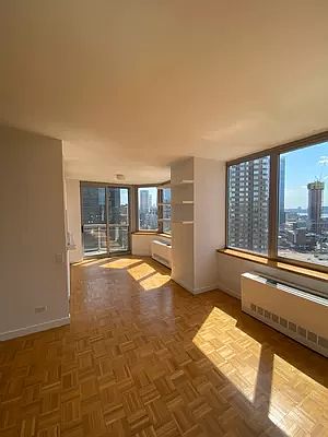 4th image of 500 W 43rd St APT 22B
