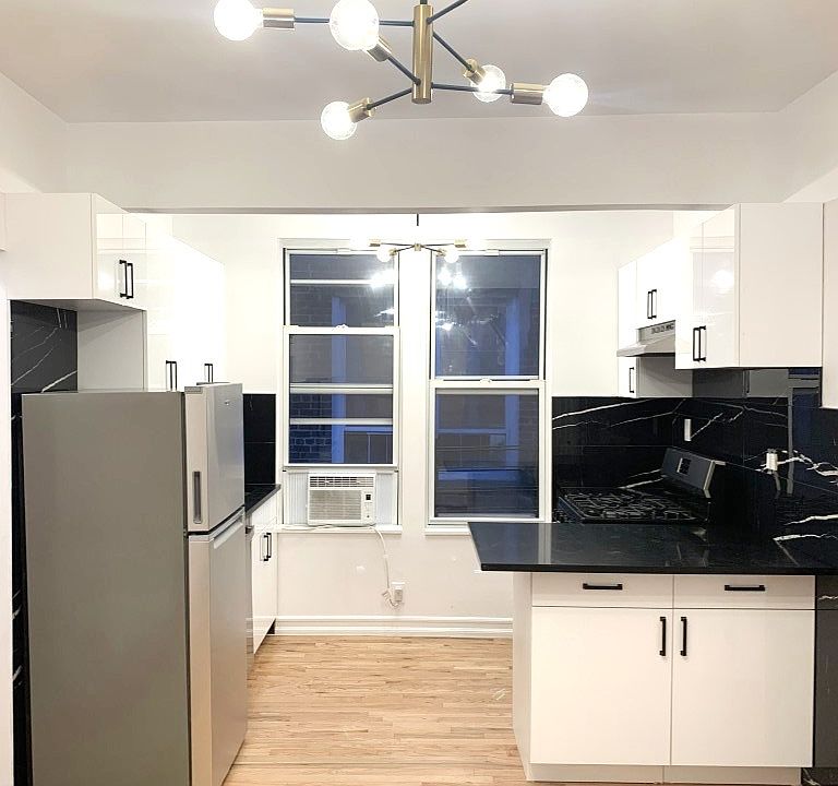1st image of 2540 Steinway St #2F
