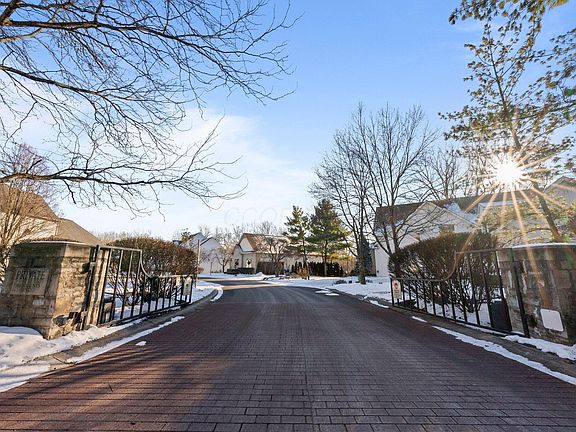 2nd image of 2056 Scioto Pointe Dr