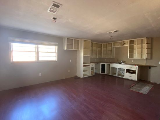 2111 Grace St Big Spring Tx 79720 Zillow