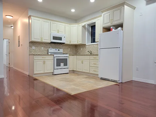 Rented by Virtual Real Estate | media 3