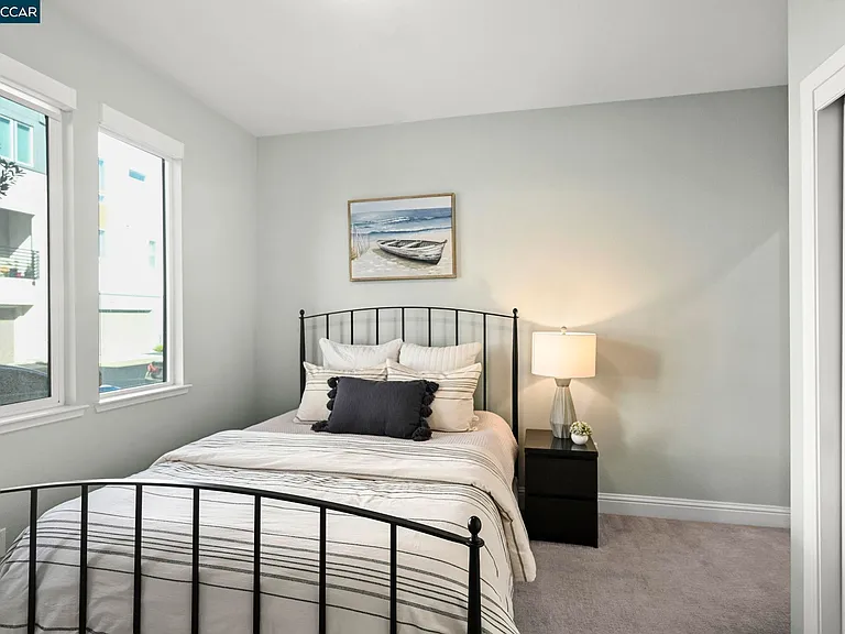 3923 Meridian St — Photo 6
