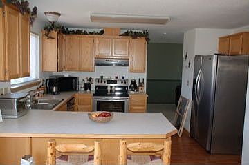 Kitchen w/stainless apps.!