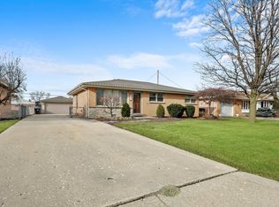 7906 W 74th St, Bridgeview, IL 60455