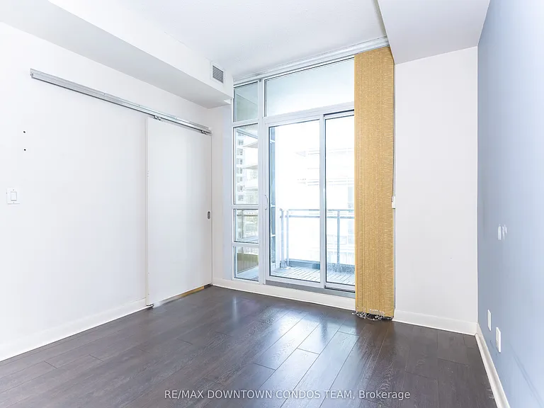 15 Bruyeres Mews #1311 — Photo 25