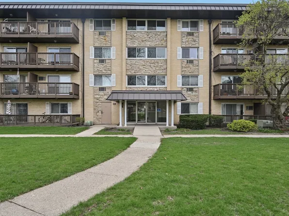 2226 S Goebbert Rd APT 172, Arlington Heights, IL 60005