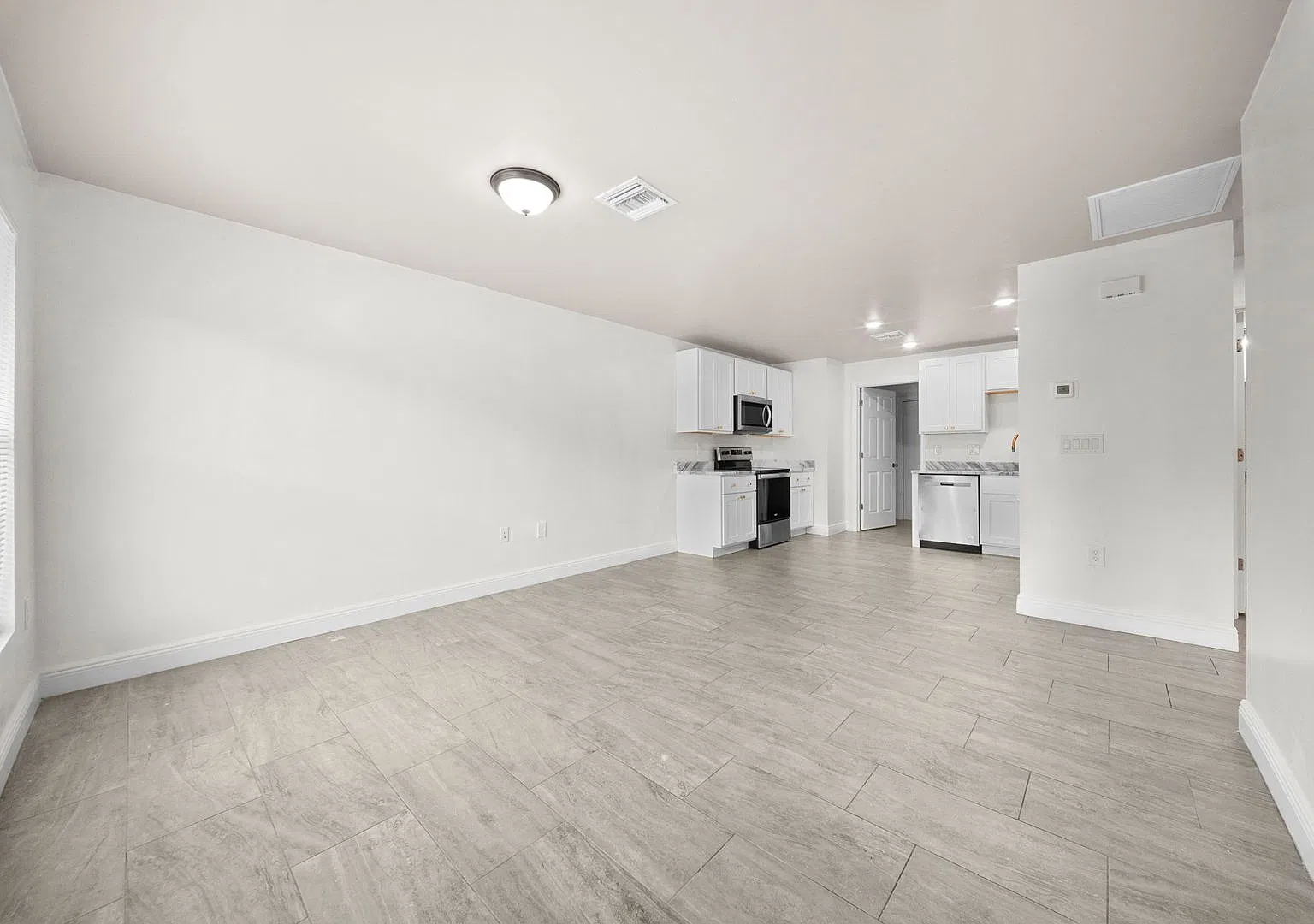 2403/2405 Maple Ave Fort Myers Fl 33901 - Lease Only — Photo 4