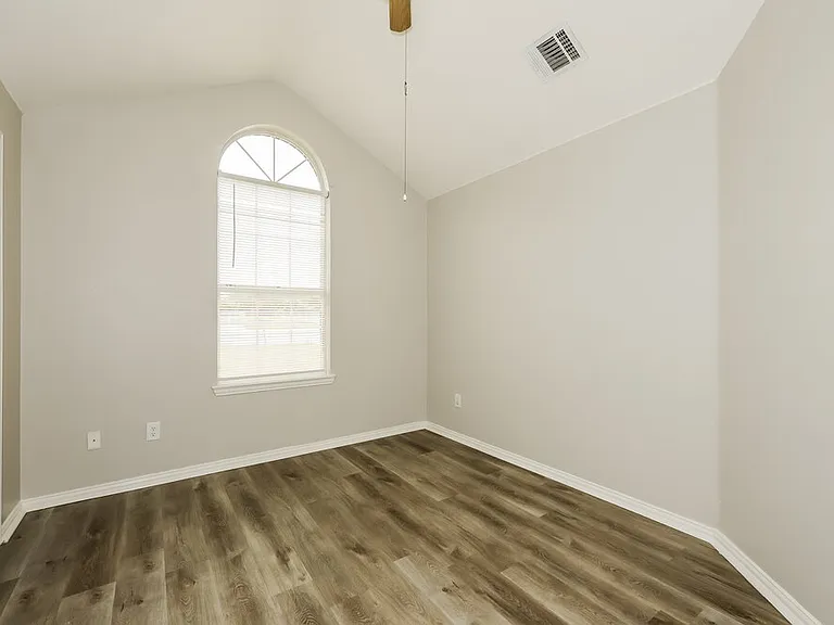 5117 Foard St — Photo 13