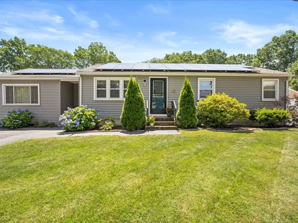 4 Maid Marion St, Oxford, MA 01540
