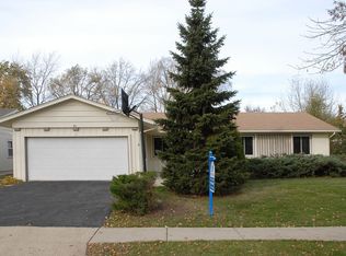 80 Kenilworth Ave, Elk Grove Village, IL 60007