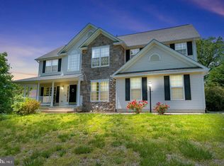 6 Towering Oaks Dr, Fredericksburg, VA 22405