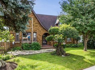 1003 Larkin Ave, Elgin, IL 60123