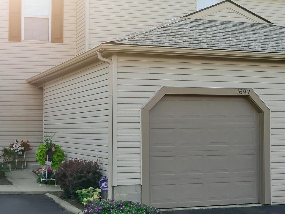 1693 Ridgebury Drive