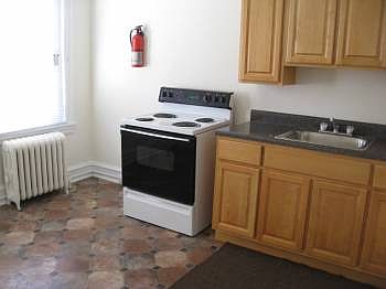3rd image of 536 Moore St APT C