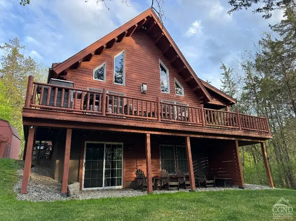 56 Blue And Purple Court, Athens, NY 12015