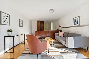 Rented by JDM Real Estate Consulting