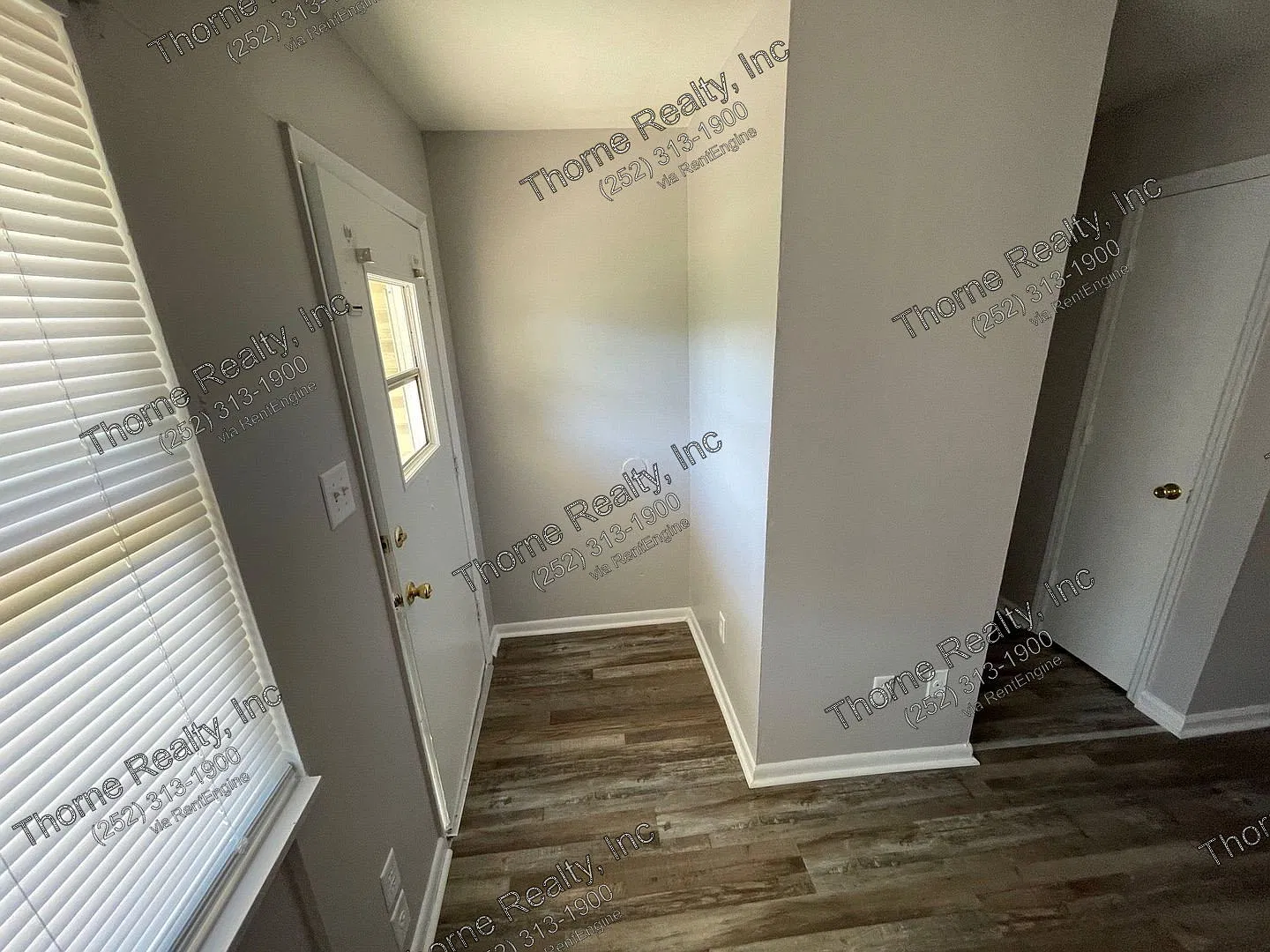 400 E Northern Blvd — Photo 2
