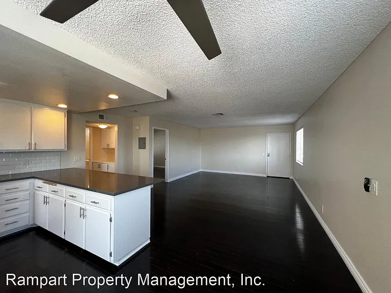 981 Everett St #5 — Photo 9