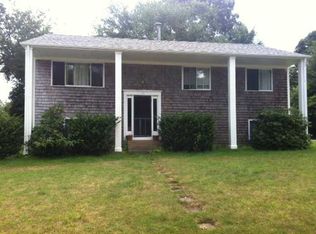 13 Carol Ln, Narragansett, RI 02882