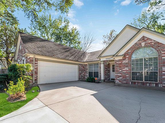 4th image of 19927 Teller Blvd