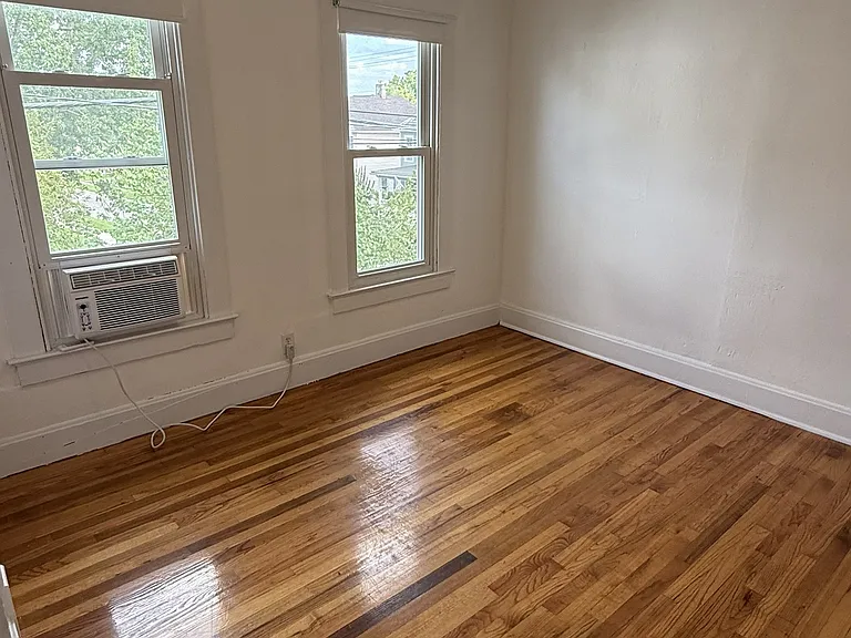 242 Hoover St — Photo 31