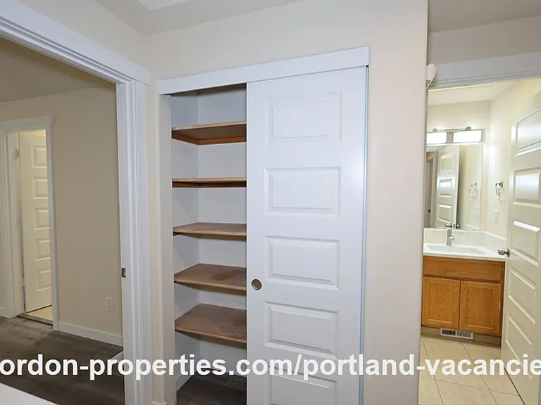 5407 SE 121st Ave — Photo 37