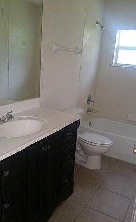 4th image of 6123 Laurelwood Dr