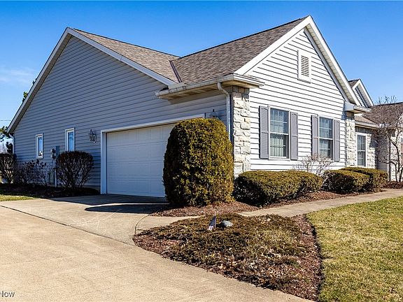 2nd image of 110 Stonehedge Dr