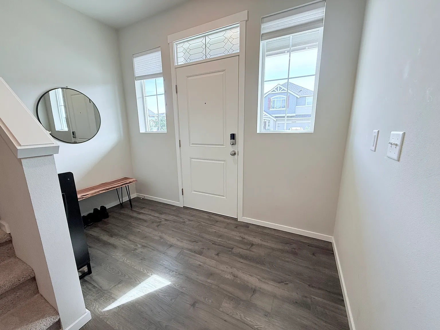 5 bed, 2552 sqft, $3,400 — Photo 2