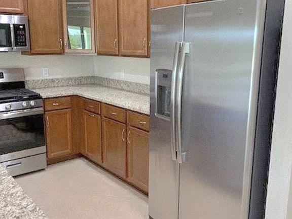 2nd image of 560 Lost Shaker Way