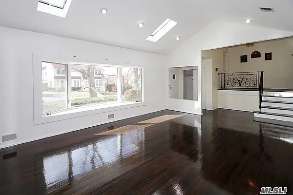5 Gilbert Rd — Photo 4