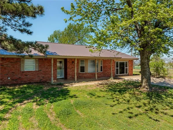 4122 N Broadway Ave, Hinton, OK 73047