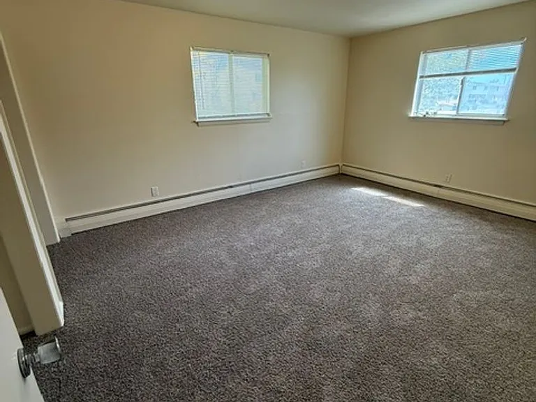 5414 58th Ave — Photo 9