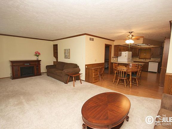5th image of 7323 Pinegrove Dr #39