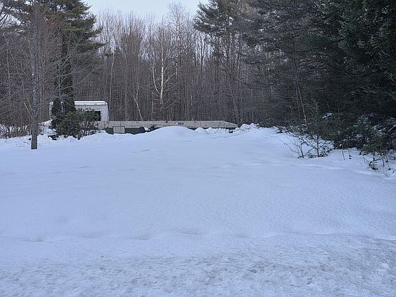 3rd image of 1075 Hill Road