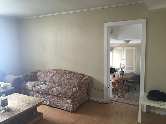 2nd floor living room