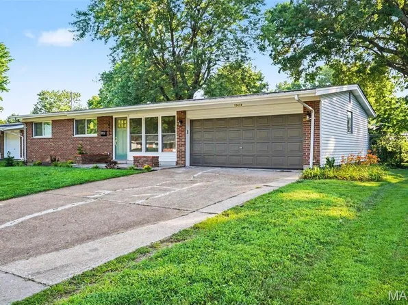 10434 Canfield Dr, Saint Louis, MO 63136