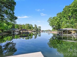 142 Lakeview Shores Loop, Mooresville, NC 28117