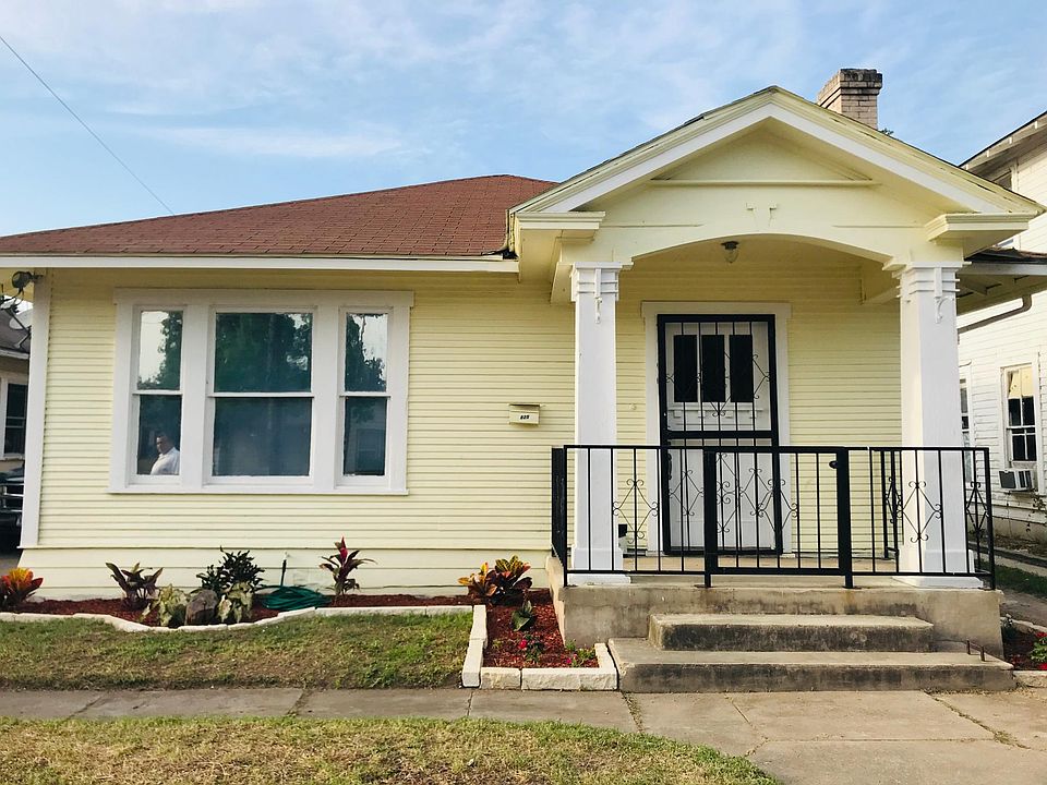 1st image of 823 Steves Ave