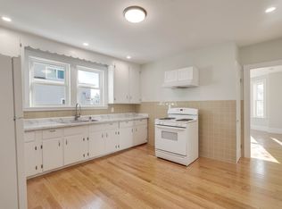 11 Willow Ave APT 2, Salem, MA 01970