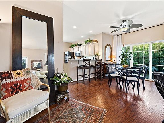5th image of 227 Edinburgh St #A