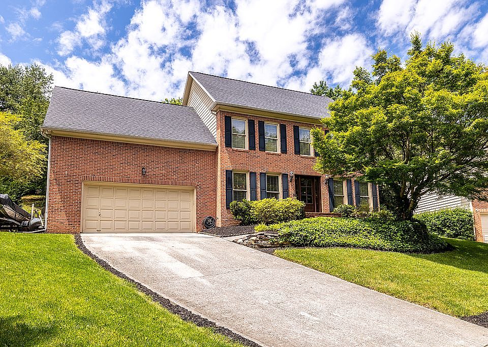 1st image of 8329 White Ash Ln