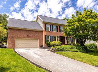 8329 White Ash Ln, Knoxville, TN 37919