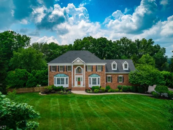 8 Rachel Ct, Bernards Twp., NJ 07920