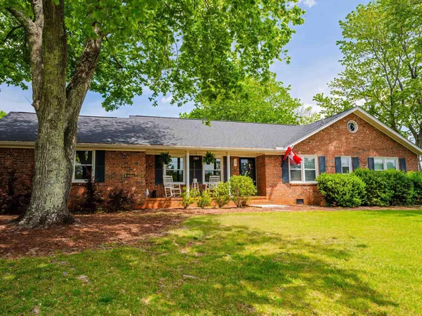 147 Daniel Dr, Easley, SC 29642