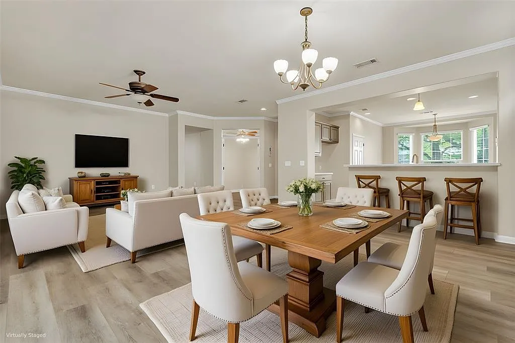 2 bed, 2.0 bath, 1894 sqft, $2,200 — Photo 2