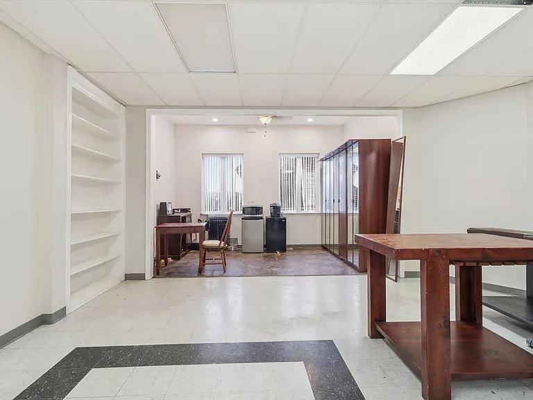 2600 Brownsville Rd #1 — Photo 5